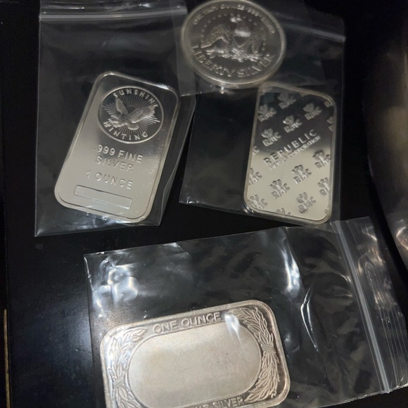 Please LIKE THIS FLYER SO YOU WILL KNOW WHEN IM LIVE & READY TO Go don’t miss it - Picture 3 of 12